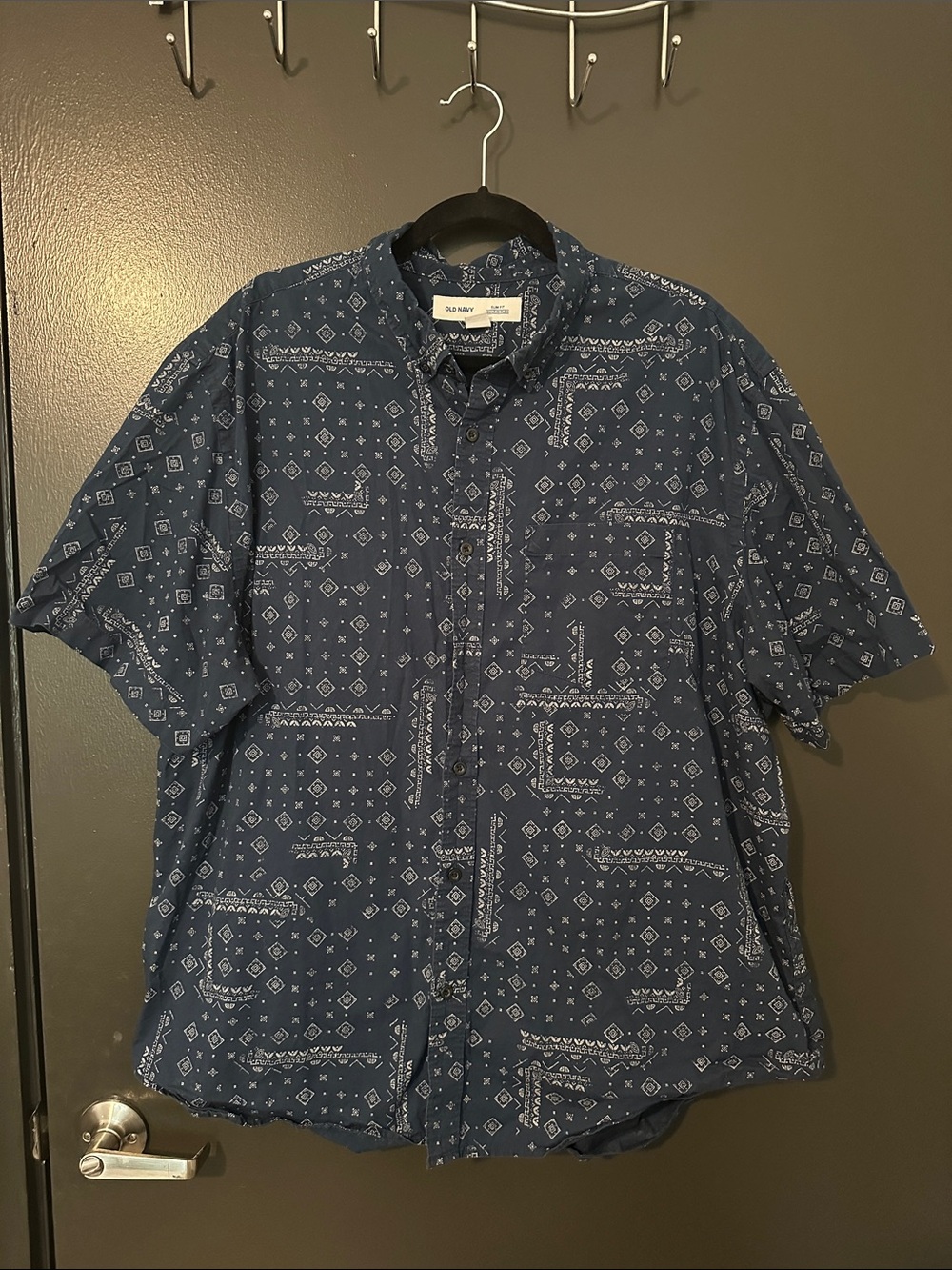 Old Navy Men’s Navy Blue Short-Sleeve Button-Down with White Geometric Print